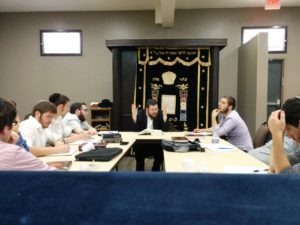 Rabbi Chazan giving a Shiur